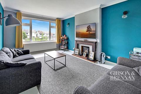 82a Alexandra Road, Rochford, SS4 3HD