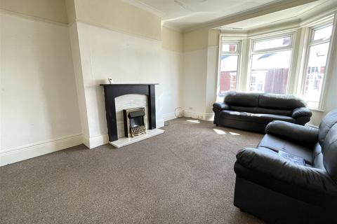3 bedroom flat for sale, Alverthorpe Street, South Shields