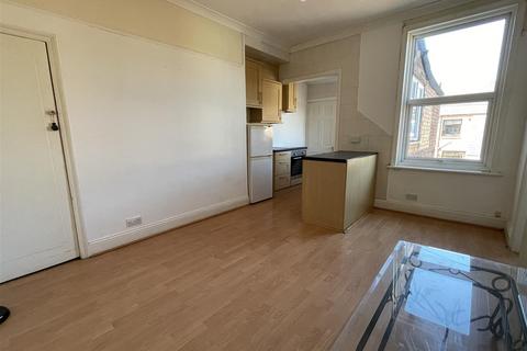 3 bedroom flat for sale, Alverthorpe Street, South Shields
