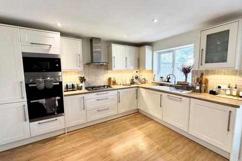 4 bedroom detached house for sale, Roman Road, Hythe, SO45