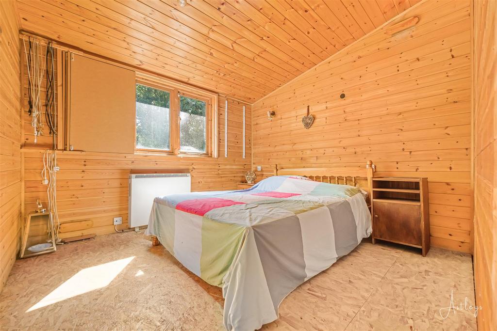 Summer House Bedroom 1