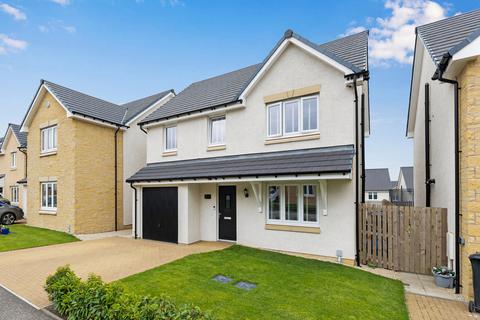 2 Rosebank Place, Penicuik, EH26 0GD