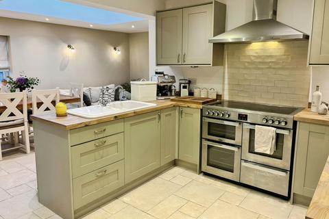 undefined, Bryn Afon, Valley, Anglesey, LL65