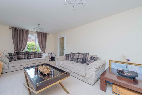 4 bedroom detached house to rent, SAXON DRIVE, NEWPORT