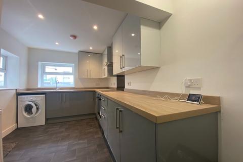 3 bedroom terraced house to rent, Mildred Street, Salford M7