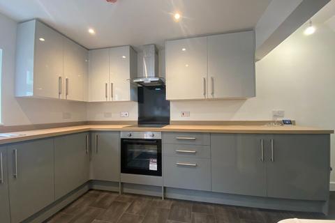 3 bedroom terraced house to rent, Mildred Street, Salford M7