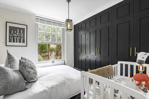 1 bedroom flat to rent, Vicarage Crescent, London, SW11