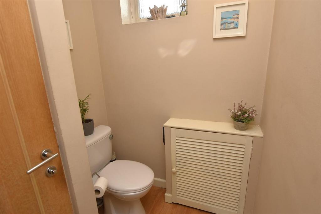 Cloakroom/WC
