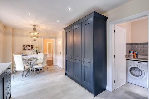 4 bedroom detached house for sale, Woodbury Close, Callow Hill, B97