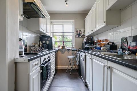undefined, Sheen Court,  Richmond,  TW10