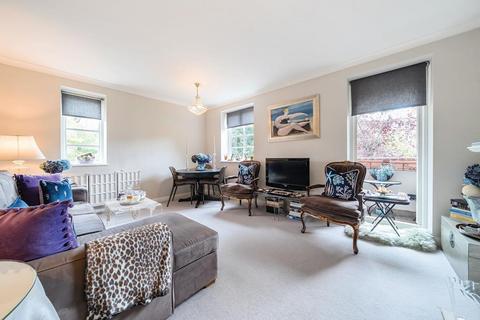 undefined, Sheen Court,  Richmond,  TW10