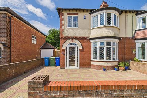 4 bedroom semi-detached house for sale, Eighth Avenue, Bridlington