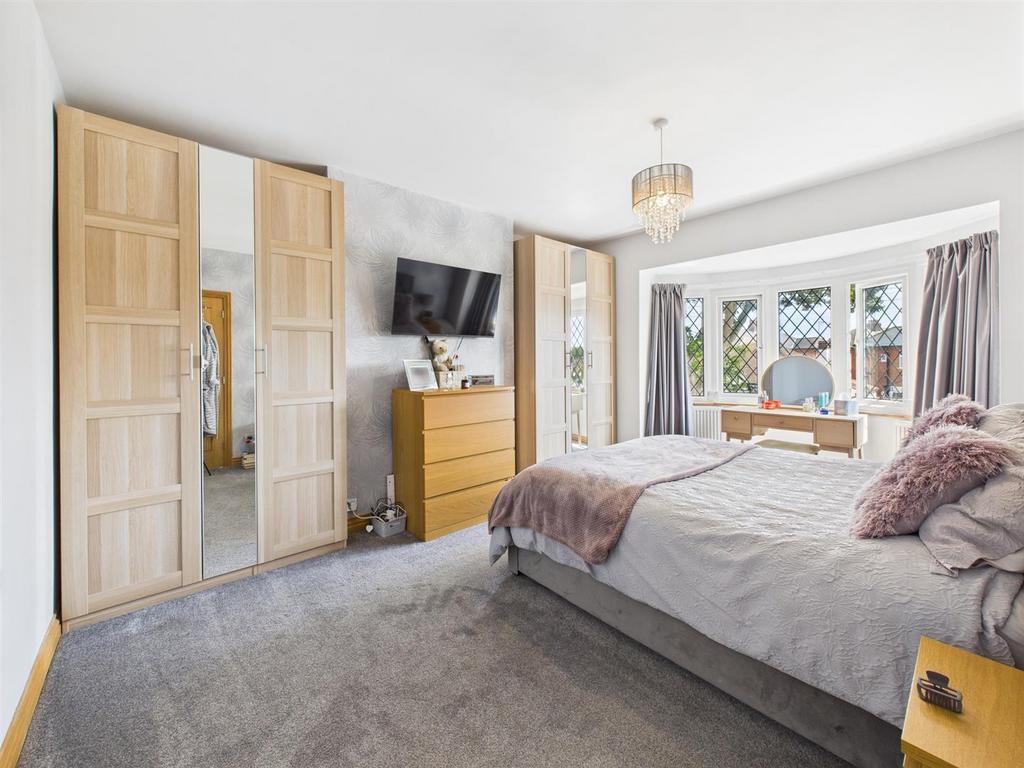 Bedroom: