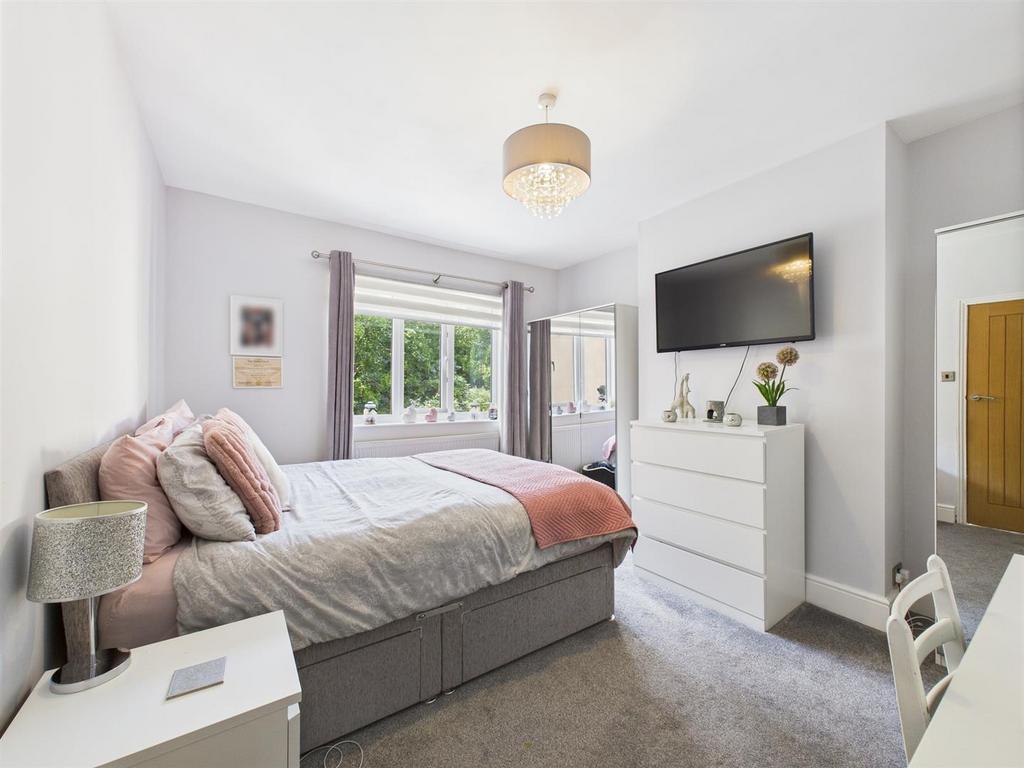 Bedroom:
