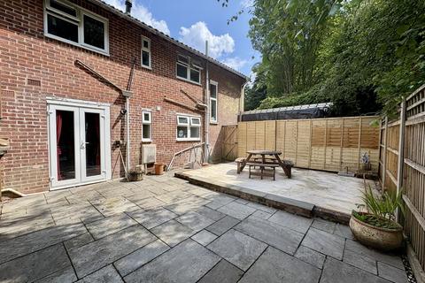 23 Chilcroft Road, Haslemere, GU27 1JJ