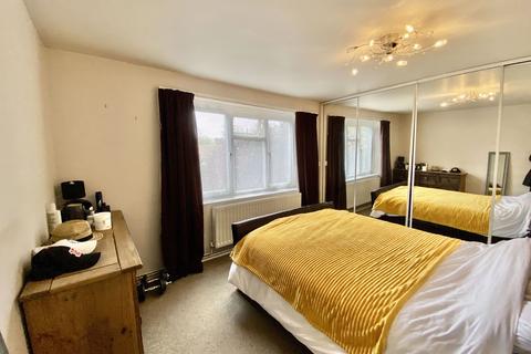 23 Chilcroft Road, Haslemere, GU27 1JJ