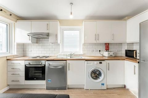 5 bedroom terraced house to rent, Cyclops Mews, London E14