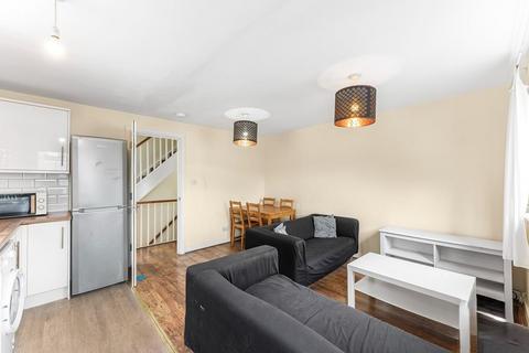 5 bedroom terraced house to rent, Cyclops Mews, London E14