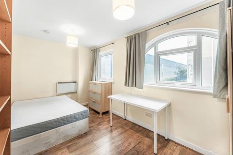 5 bedroom terraced house to rent, Cyclops Mews, London E14