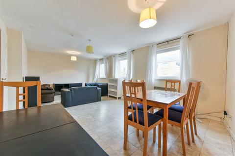 5 bedroom terraced house to rent, Cyclops Mews, London E14