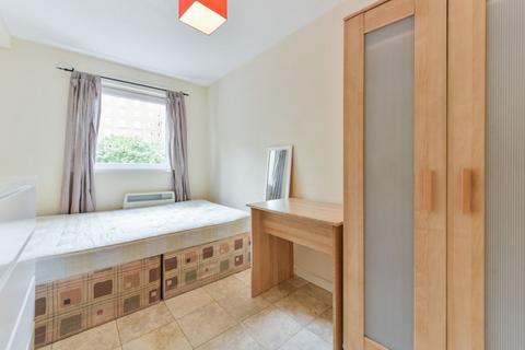 5 bedroom terraced house to rent, Cyclops Mews, London E14