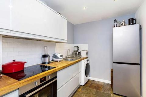 1 bedroom apartment to rent, Windmill House, Canary Wharf, London E14