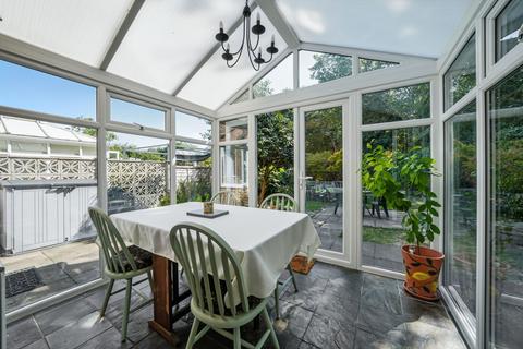 62 Dickinson Road, Wombourne, Wolverhampton, WV5 0NH