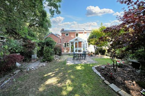 62 Dickinson Road, Wombourne, Wolverhampton, WV5 0NH