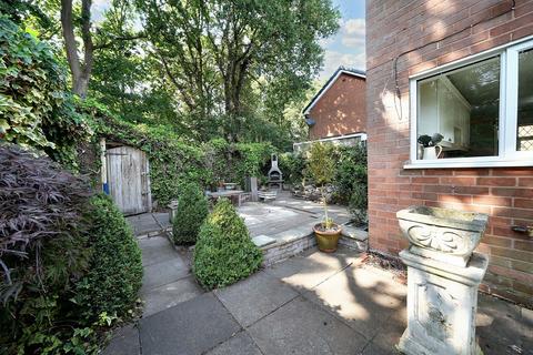 62 Dickinson Road, Wombourne, Wolverhampton, WV5 0NH