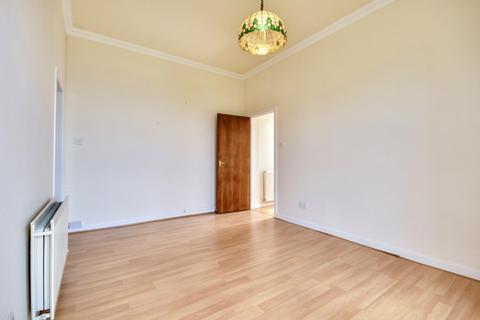 2 bedroom flat to rent, Shore Road, North Ayrshire, Skelmorlie, PA17