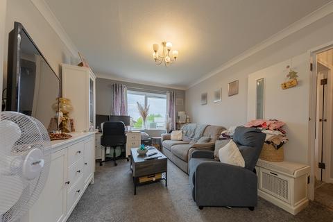 1 bedroom flat for sale, Bushfield, Peterborough PE2