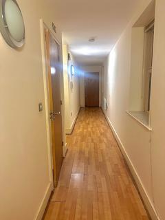 2 bedroom flat to rent, Ashburnham Place