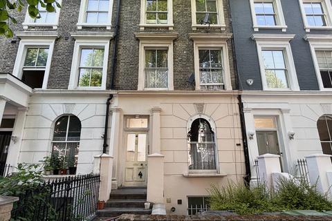 3 bedroom flat to rent, Bamborough Gardens