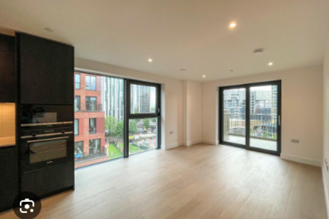 2 bedroom flat to rent, Elephant Park 19