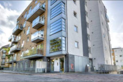 2 bedroom flat to rent, Ashton House (whole property)