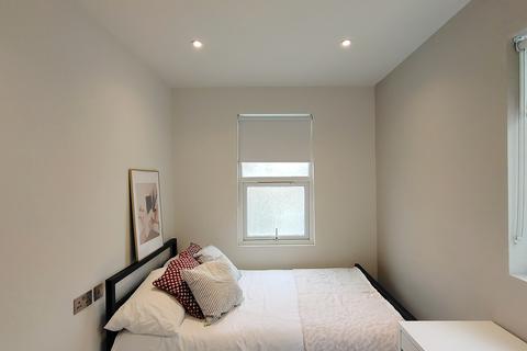 1 bedroom flat to rent, YOHO Kingston Villiers Road Studio 2