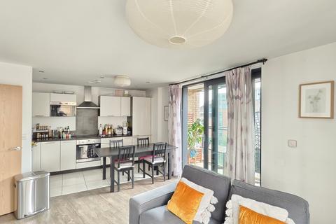 2 bedroom flat to rent, Vancouver House