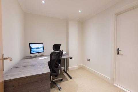 undefined, Lucas Close, Crawley RH10