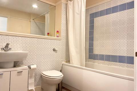 2 bedroom apartment for sale, Ocean Village, Southampton