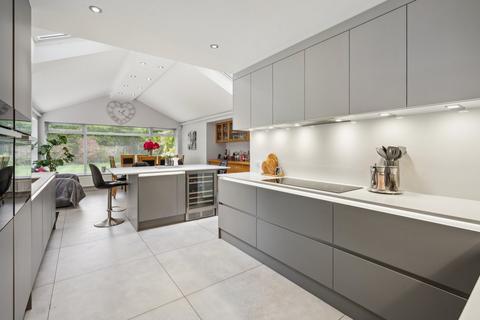 4 bedroom detached house for sale, Heatherside Gardens, Farnham Common SL2