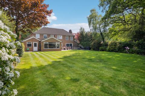 4 bedroom detached house for sale, Heatherside Gardens, Farnham Common SL2