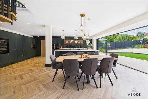 18 Burnside, Rolleston On Dove, Burton-on-trent, DE13 9DN