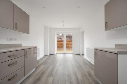 3 bedroom semi-detached house to rent, Charles Dyer Close, Melton Mowbray