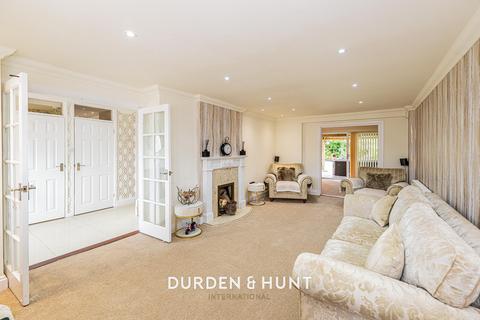 16 Barleycorn Way, Hornchurch, RM11 3JJ