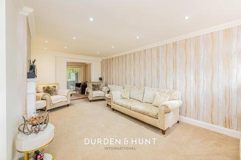 16 Barleycorn Way, Hornchurch, RM11 3JJ