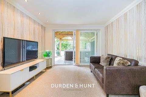 16 Barleycorn Way, Hornchurch, RM11 3JJ