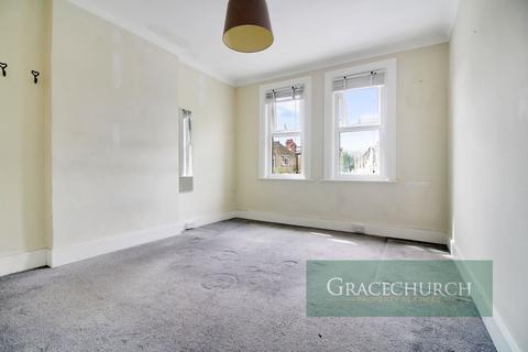 61a New River Crescent, London, N13 5RQ