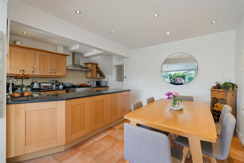 Kitchen / Dining