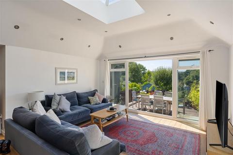4 bedroom semi-detached house for sale, The Causeway, Petersfield