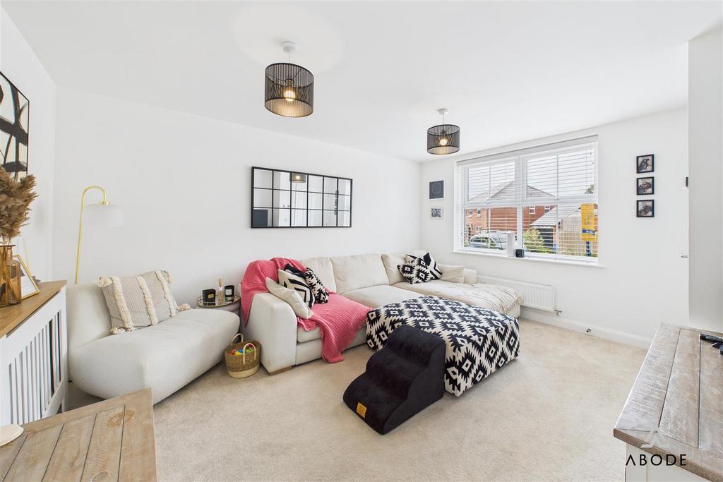 CAM04151 G0-PR0221-STILL002.jpg